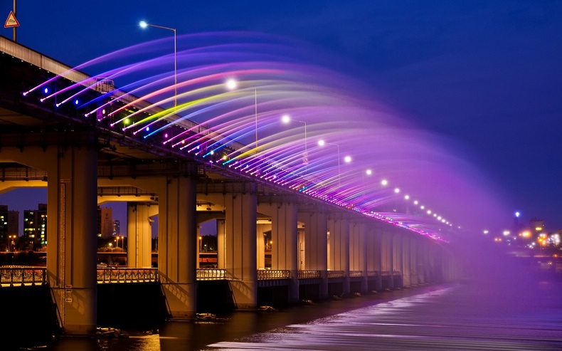 Cầu Banpo với những màu sắc rực rỡ
