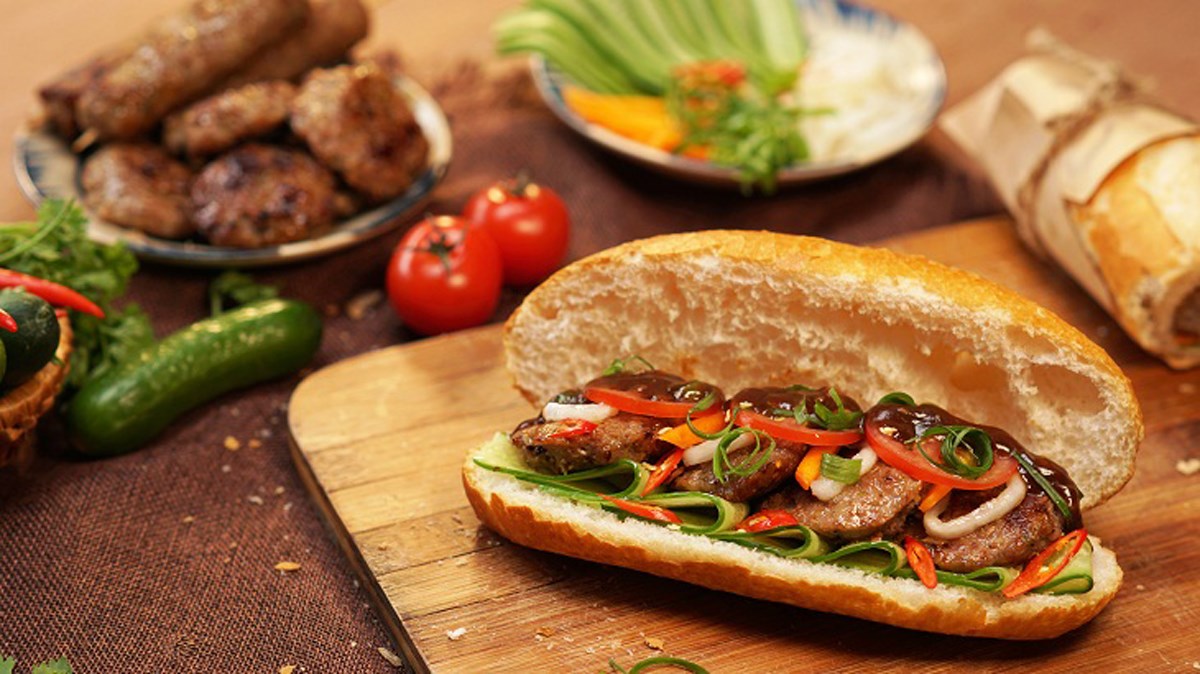 Bánh mì ẩm thực đường phố Hà Nội
