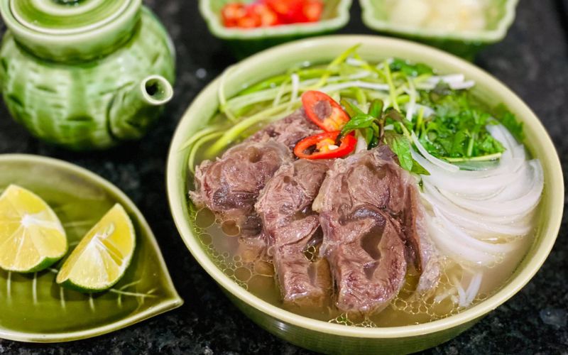 Phở ẩm thực đường phố Hà Nội