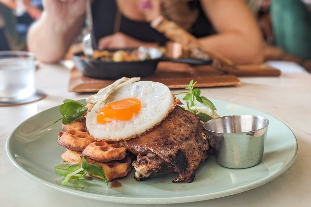 Ăn brunch ở Sài Gòn Godmother Bake & Brunch