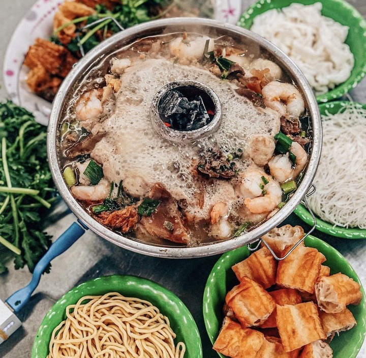 Ăn sập Sài Gòn lẩu cá Dân Ích