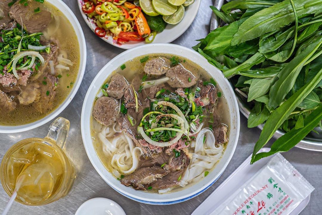 Ăn sập Sài Gòn phở Lệ