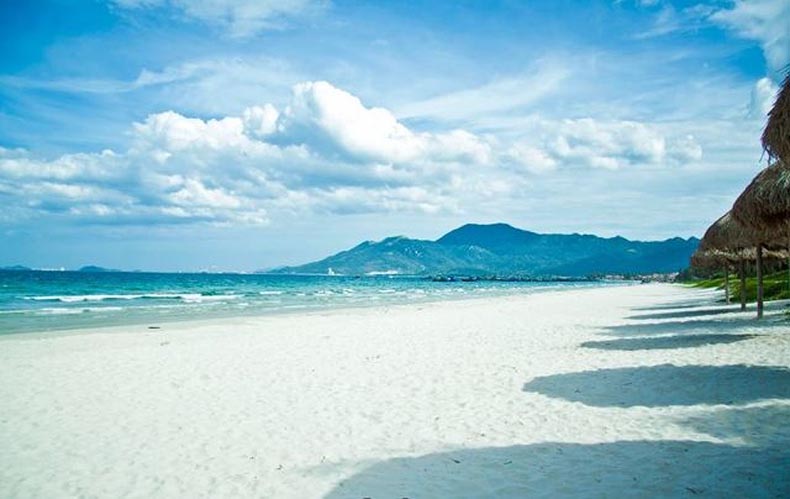 ve-may-bay-vietjet-air-tu-sai-gon-di-nha-trang-thang-10