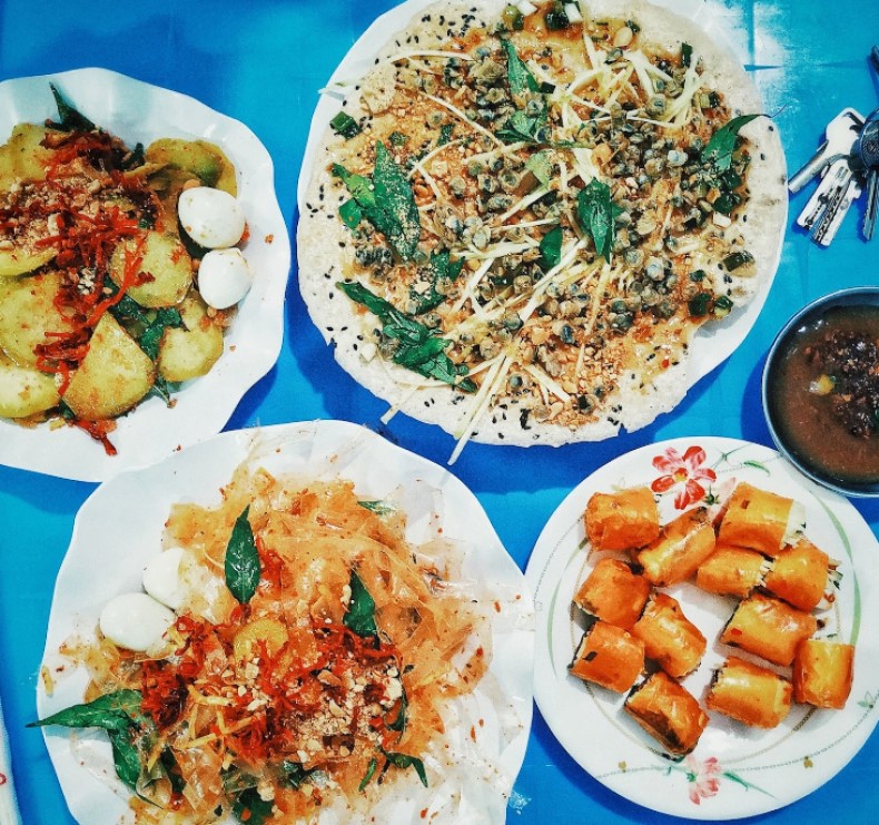 bánh tráng cuộn cơm cháy Cô Hưng