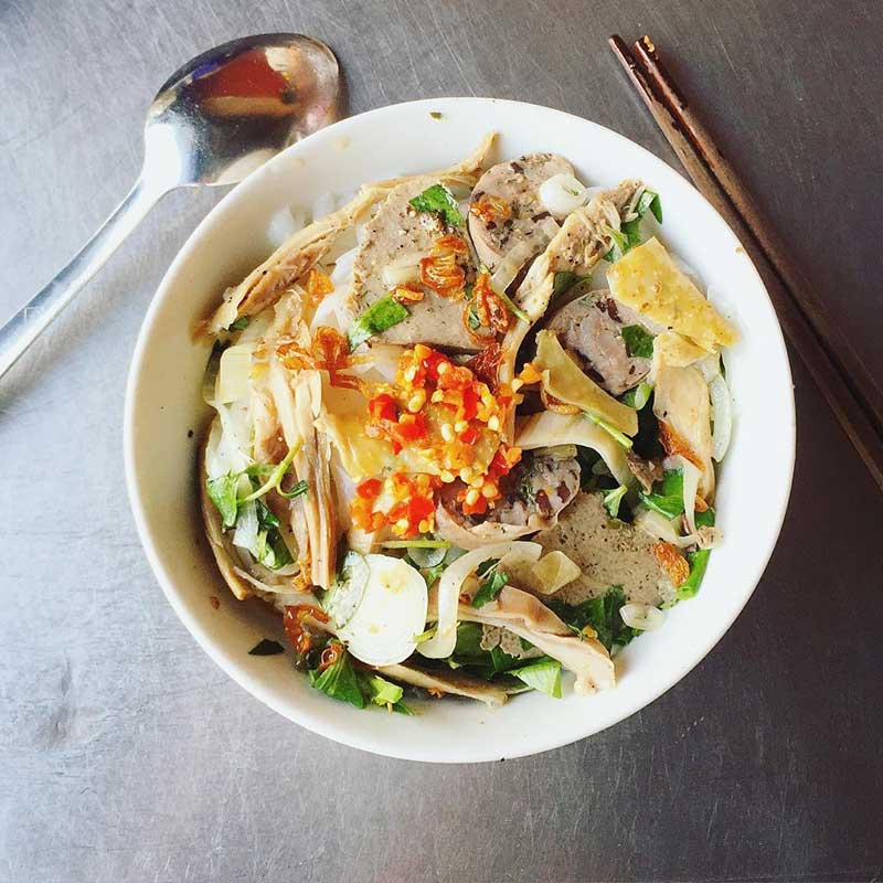 ve-may-bay-vietnam-airlines-di-da-lat