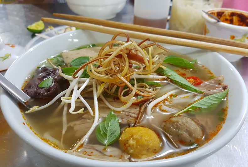 Bún bò Huế O Uông 