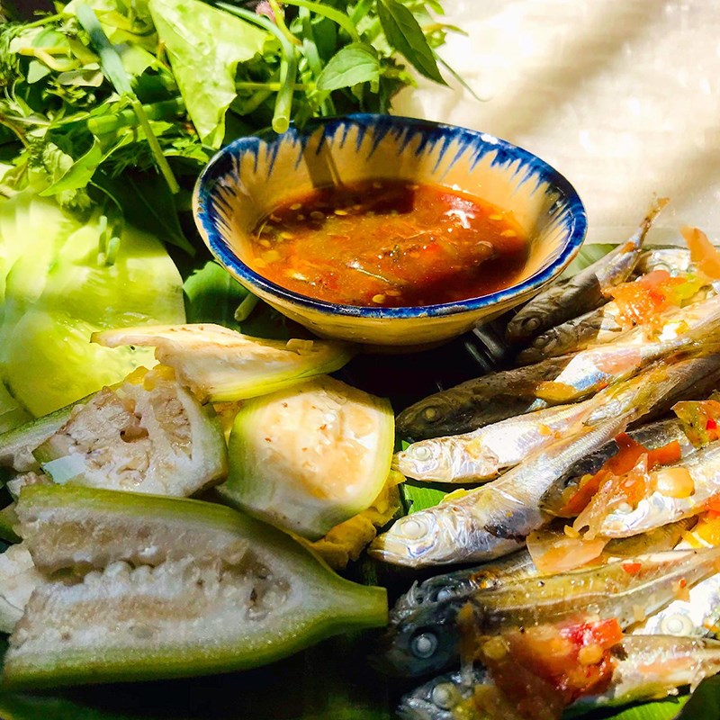 Cá Nục cuốn bánh tráng Đà Nẵng