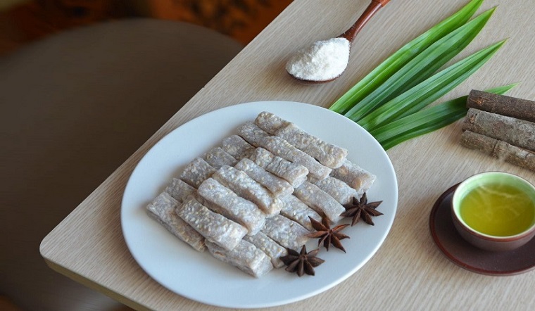 Cách ăn bánh chè lam đúng điệu