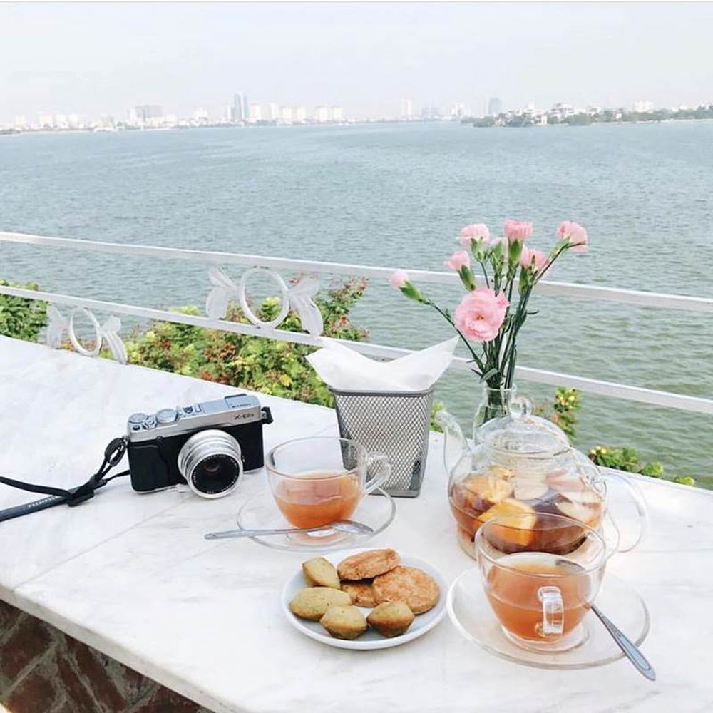 ve-may-bay-di-ha-noi-thang-11