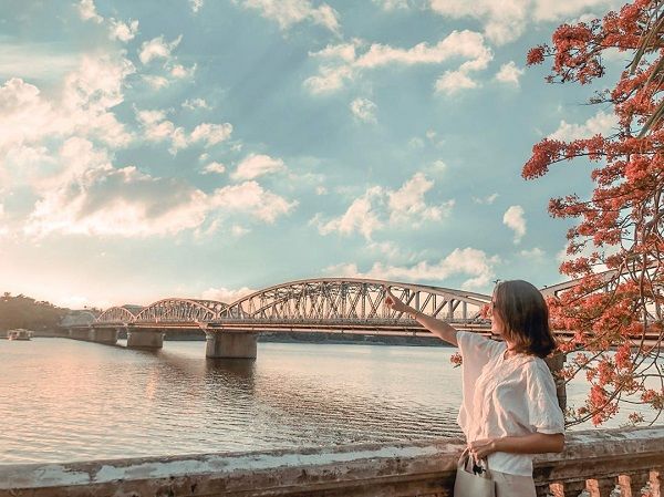 ve-may-bay-vietjet-air-tu-ha-noi-di-hue