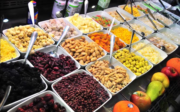 ve-may-bay-vietjet-air-tu-ho-chi-minh-di-hue