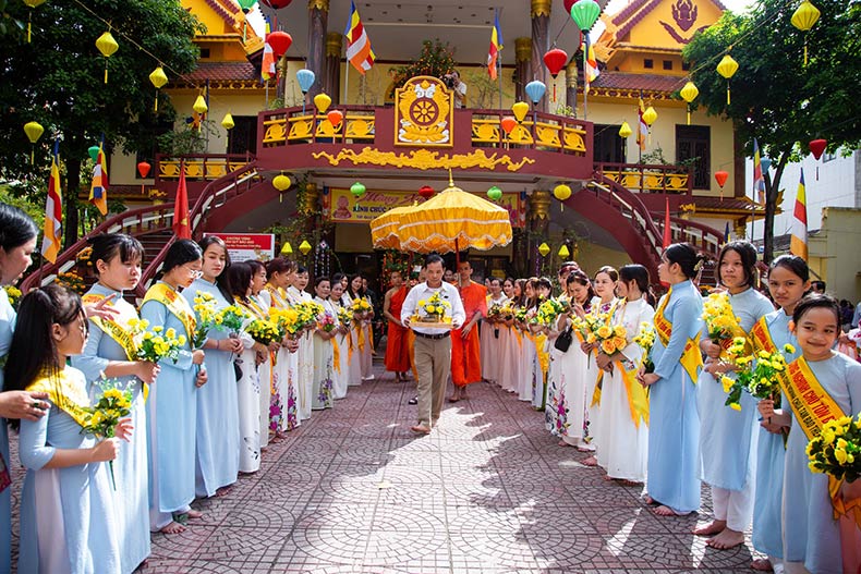Chính điện chùa Tam Bảo
