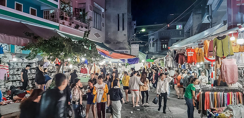 ve-may-bay-vietnam-airlines-phu-quoc-di-da-nang-thang-10