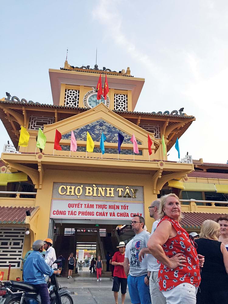 ve-may-bay-pacific-airlines-tu-vinh-di-ho-chi-minh