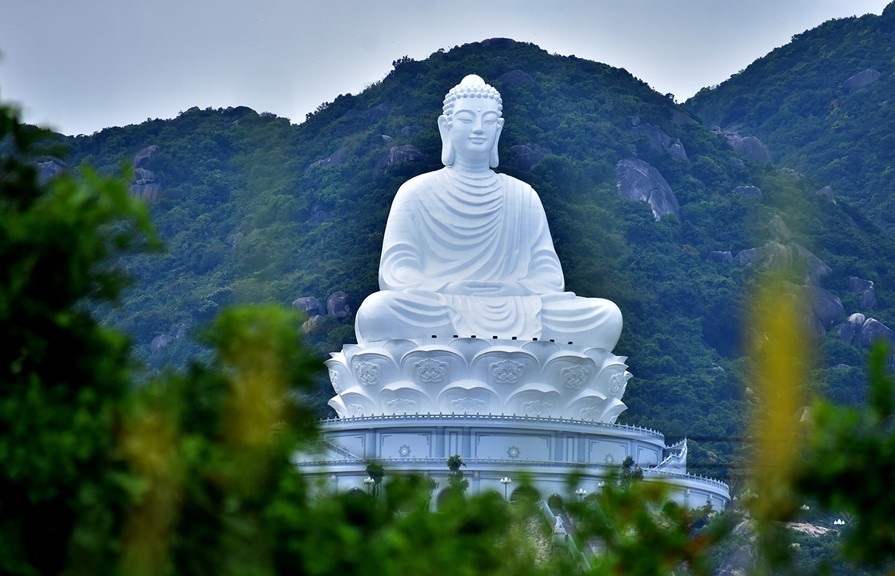 bức tượng phật to nhất Đông Nam Á chùa Ông Núi