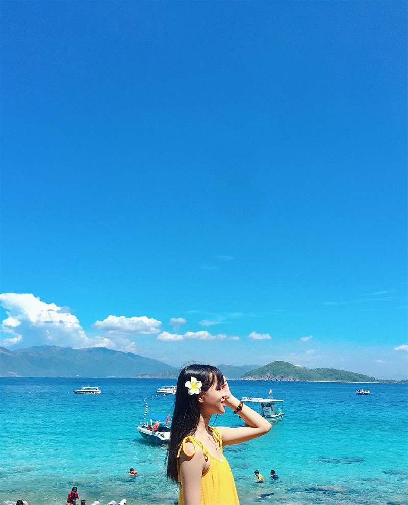 ve-may-bay-vietnam-airlines-di-nha-trang