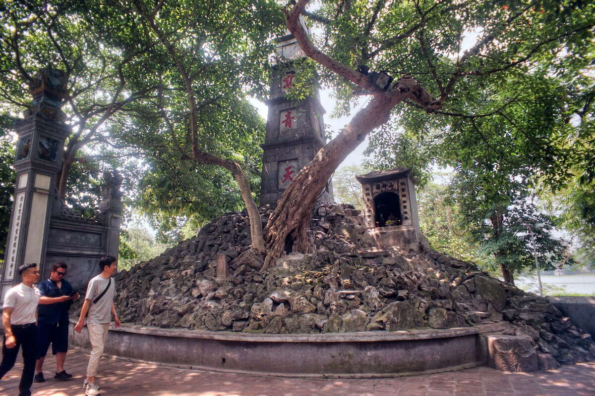 đi đền Ngọc Sơn vào tháng mấy