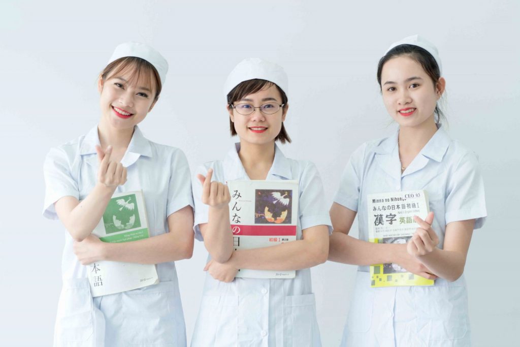 Du học ngành điều dưỡng tại Nhật Bản có hai chương trình học bổng chính