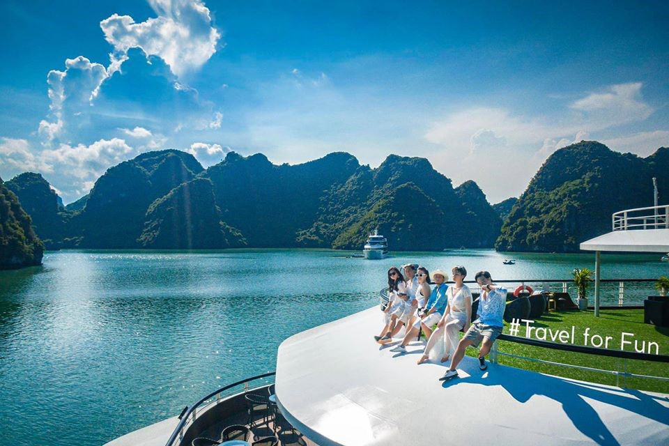 du-thuyen-ha-long