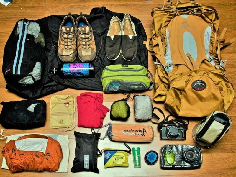 Hành trang leo núi Bà Đen