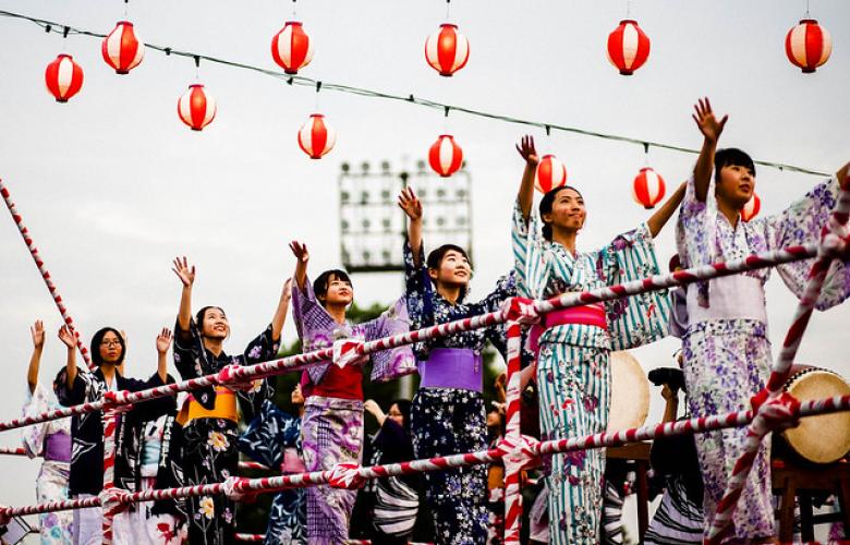 Yukata thường được mặc trong các lễ hội mùa hè Nhật Bản