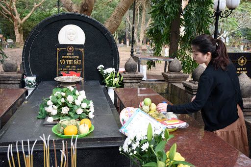 nghĩa trang Hàng Dương mộ Cô Sáu