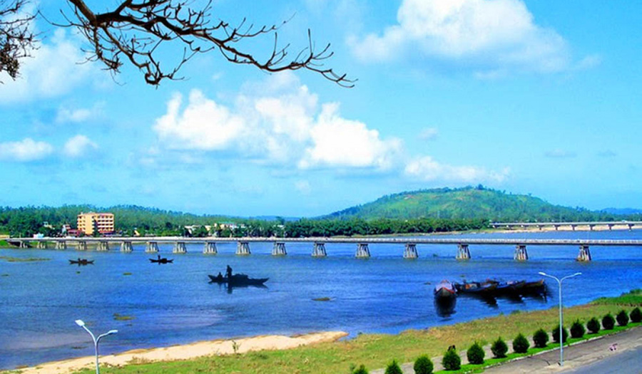 ve-may-bay-vietjet-di-chu-lai