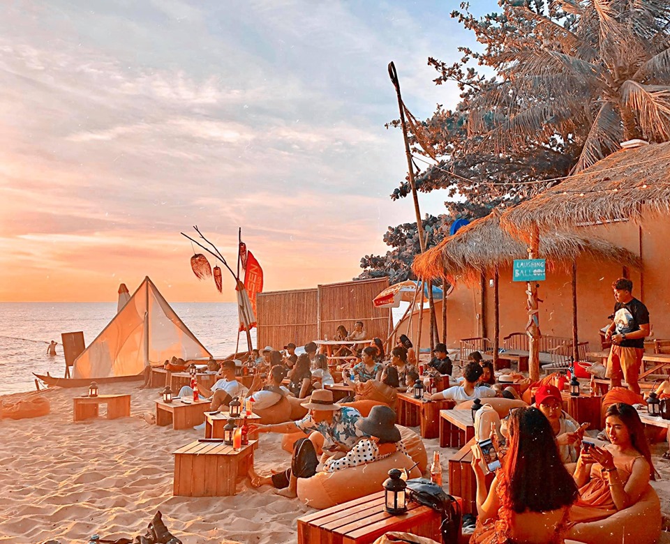oc-sen-beach-bar-phu-quoc