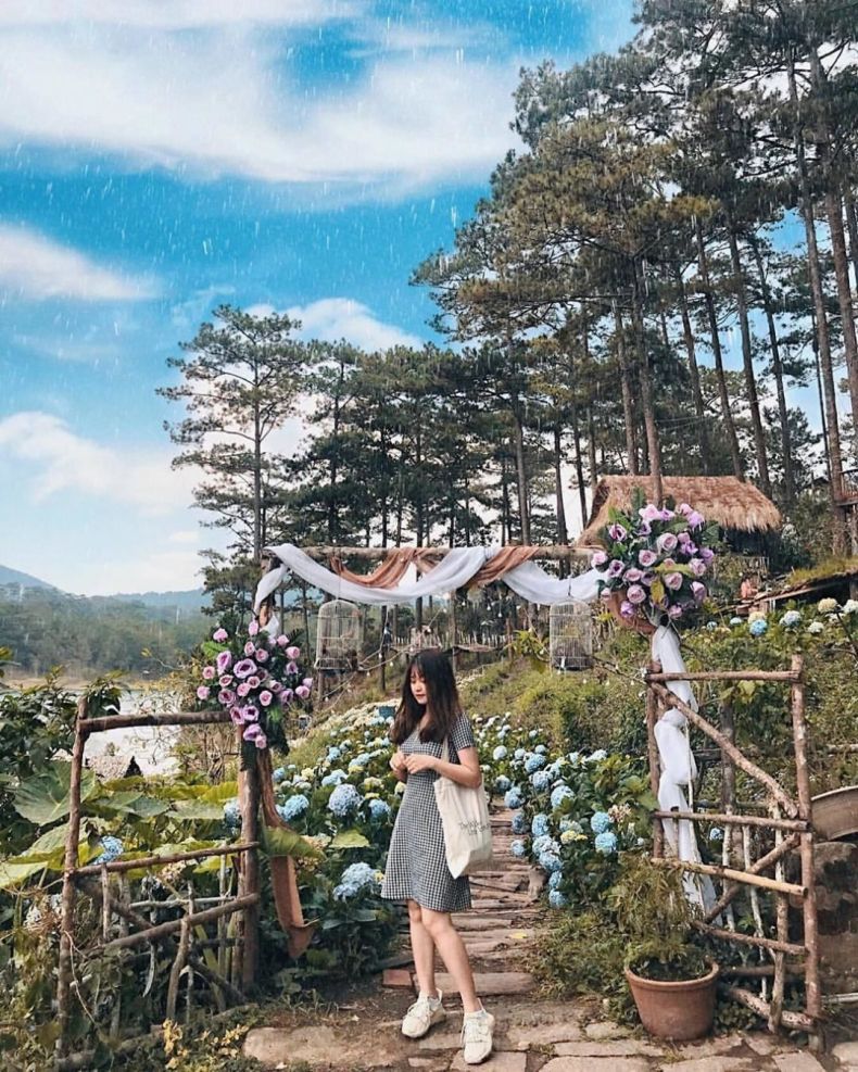 Happy Hill - ve-may-bay-pacific-airlines-di-da-lat