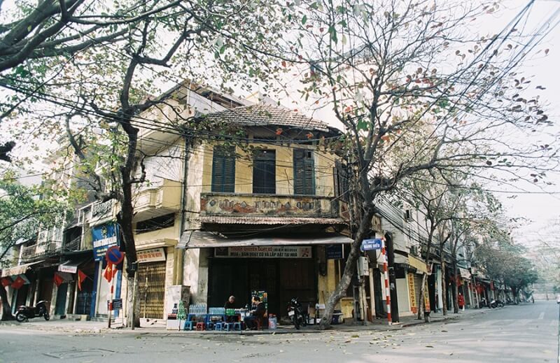 ve-may-bay-tu-dong-hoi-di-ha-noi