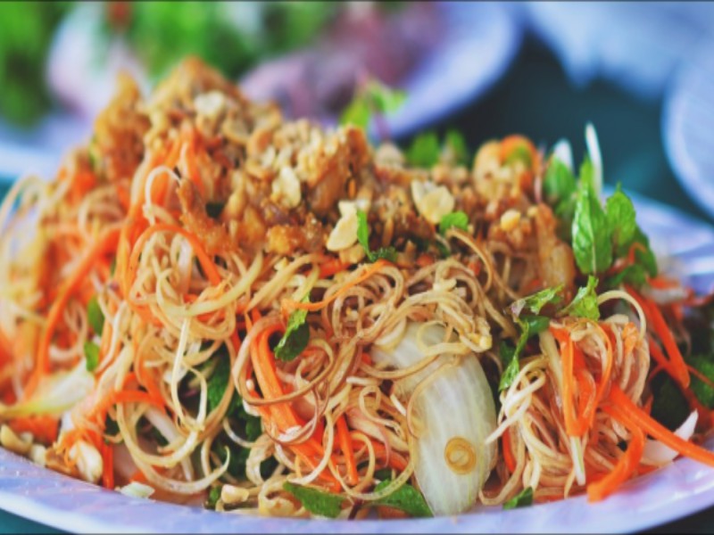 ve-may-bay-vietnam-airlines-tu-ha-noi-di-chu-lai