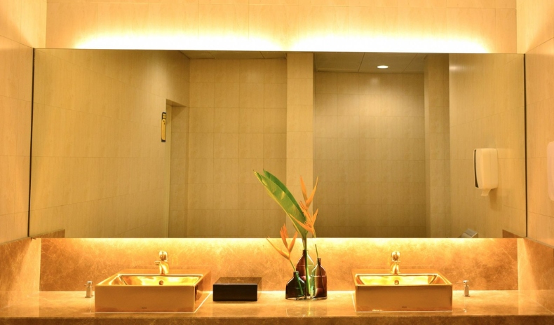 Khu tắm - phòng chờ Sông Hồng