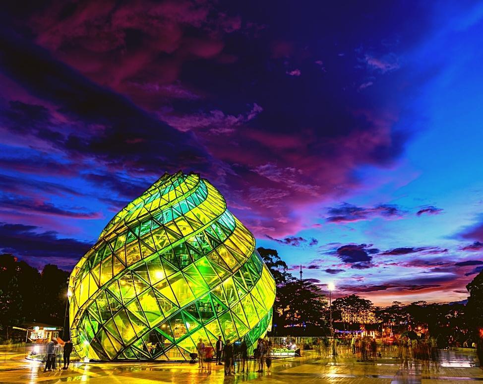 Cảnh đẹp Đà Lạt về đêm Quảng trường Lâm Viên