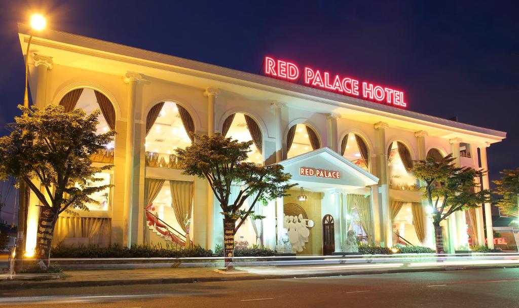 Khách sạn gần sân bay Đà Nẵng Red Palace Hotel