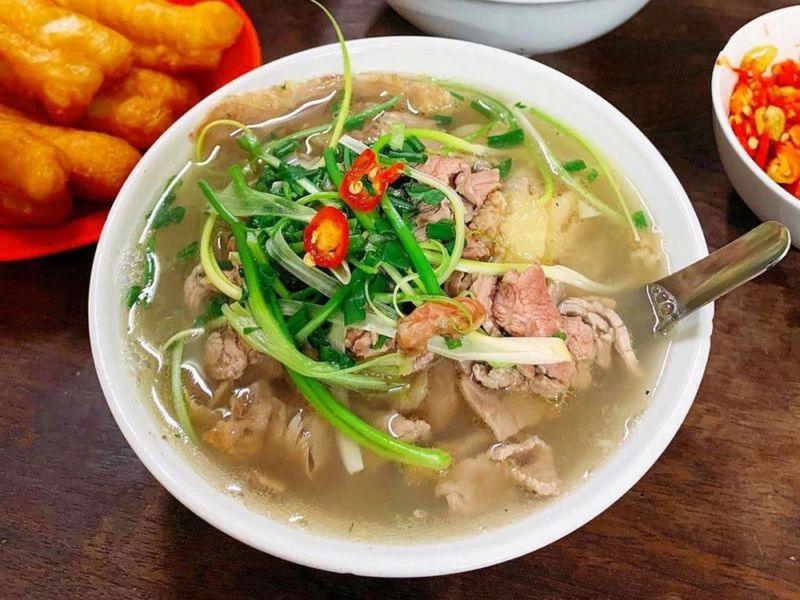 Sáng ăn gì ở Hà Nội phở Bát Đàn