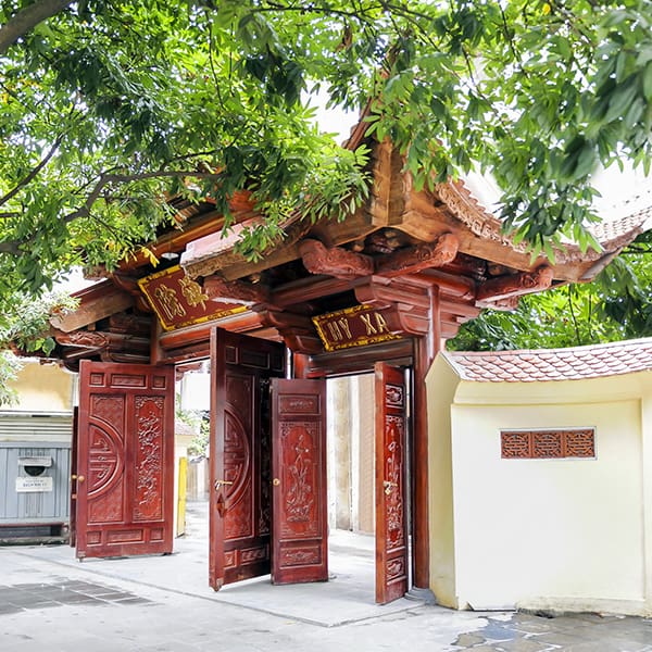 Tam quan chùa Liên Phái