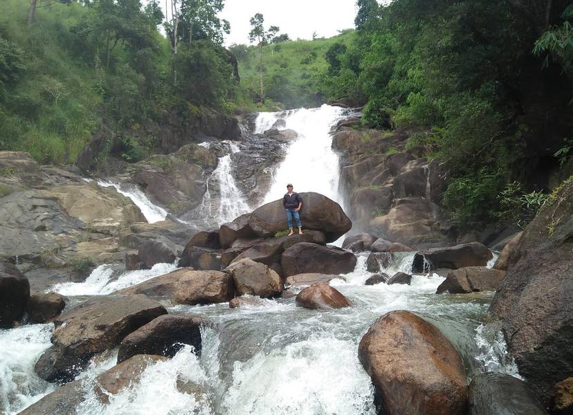 ve-may-bay-pacific-airlines-di-pleiku