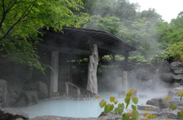 Suối nước nóng Kinugawa ở tỉnh Tochigi Nhật Bản chính là điểm đến bạn phải đến đầu tiên để thư giãn