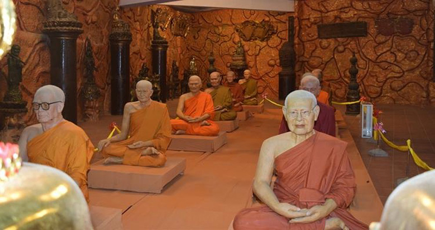 khu tượng sáp ở chùa Linh Phước