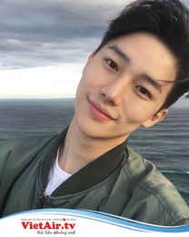 Tiếp viên hàng không mỹ nam xứ Hàn khiến dân tình phát sốt