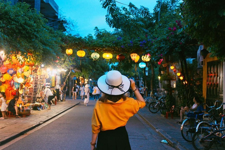 Tết dương lịch trên phố cổ Hội An cũng rộn ràng không kém