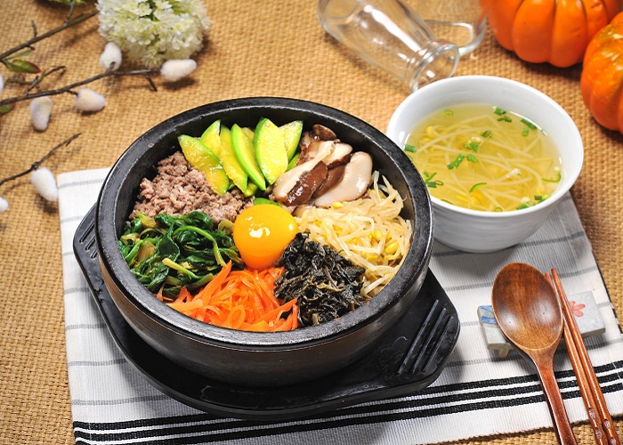 Món ăn ngon nhất Hàn Quốc - Cơm trộn Bibimbap 
