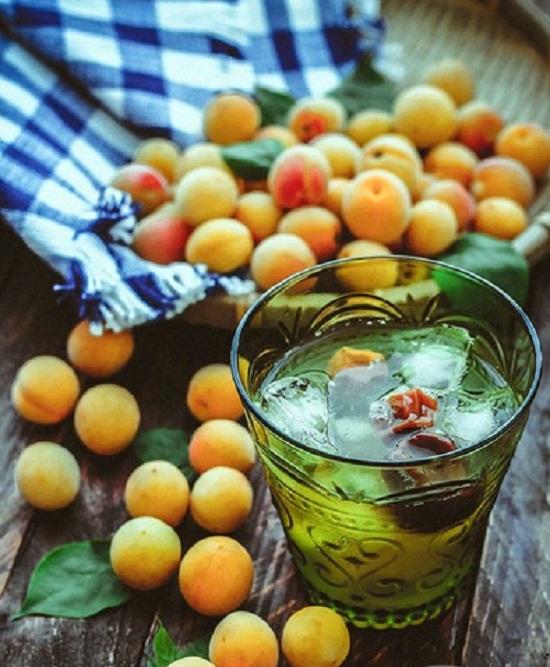 Nước mơ ngâm Hàn Quốc - Thưởng thức nước mơ ngâm Hàn Quốc