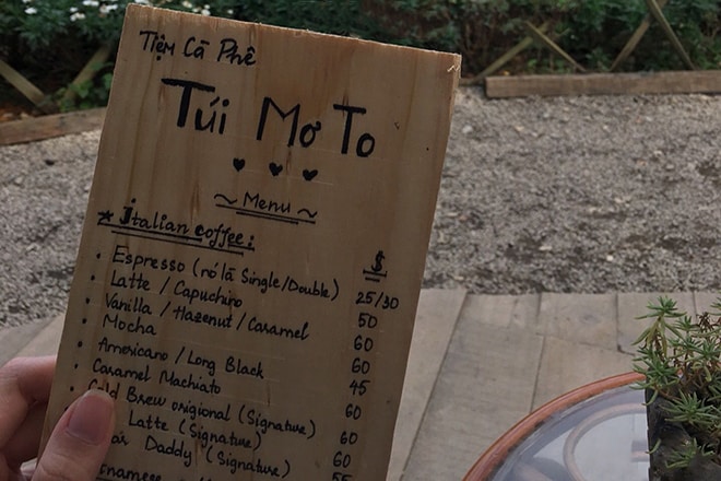 Cafe Túi Mơ To Đà Lạt - Menu đồ uống đa dạng