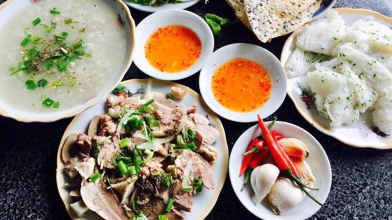 Ẩm thực Quy Nhơn - Bánh hỏi lòng heo