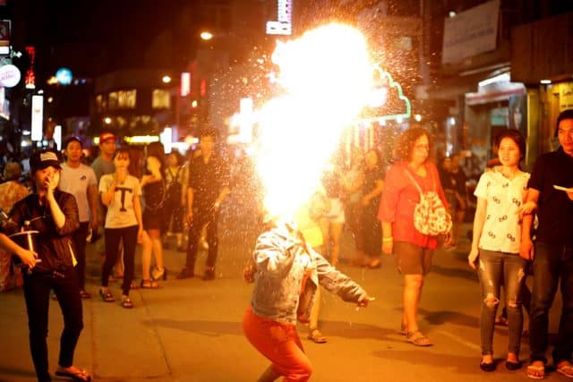 Bùi Viện - Biểu diễn đường phố