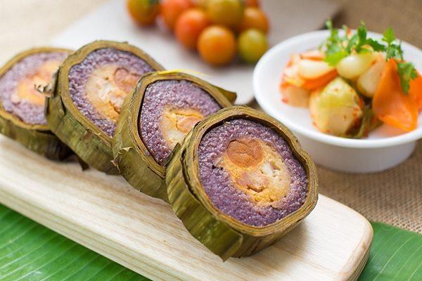 bánh tét lá cẩm - đặc sản Sài Gòn