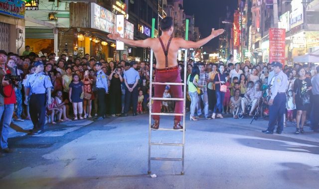 Phố đi bộ Bùi Viện - Các hoạt động biểu diễn