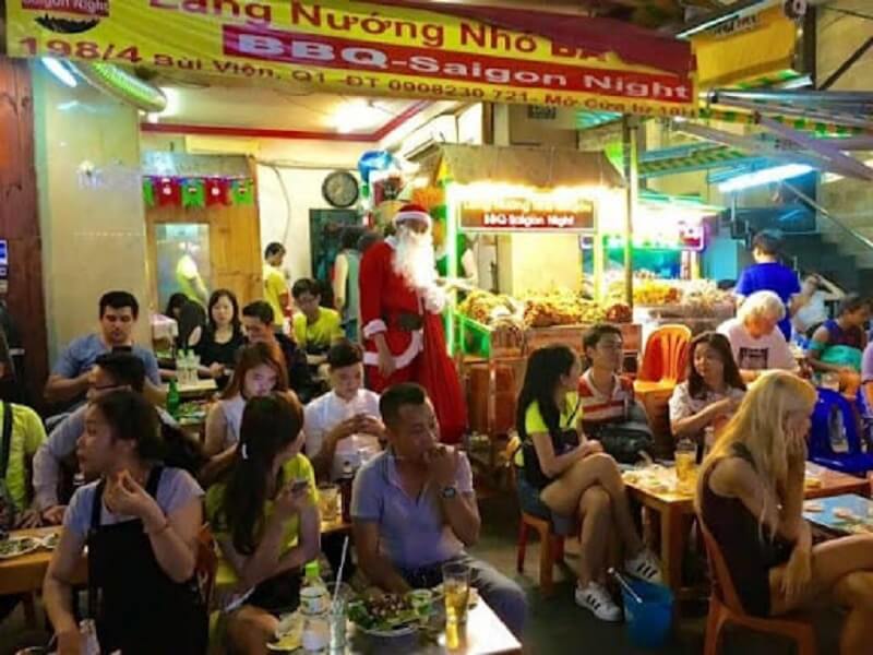 Phố đi bộ Bùi Viện - Xiên nướng