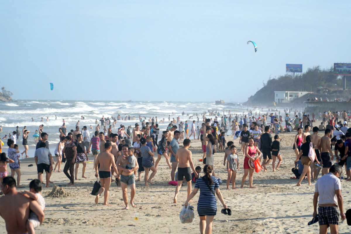 Bãi biển Vũng Tàu thu hút lượng lớn khách du lịch mỗi năm (Ảnh minh họa)